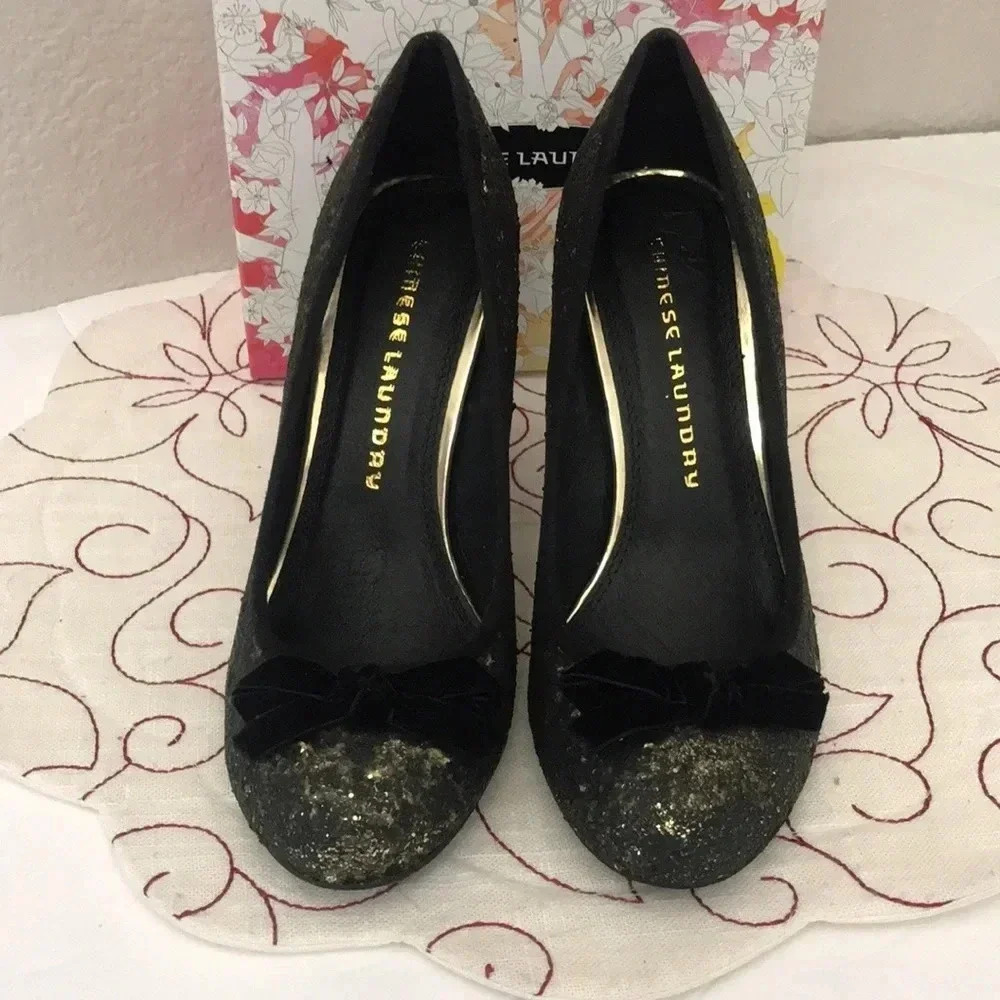 Chinese Laundry Fall For Glitter Gold Shoes